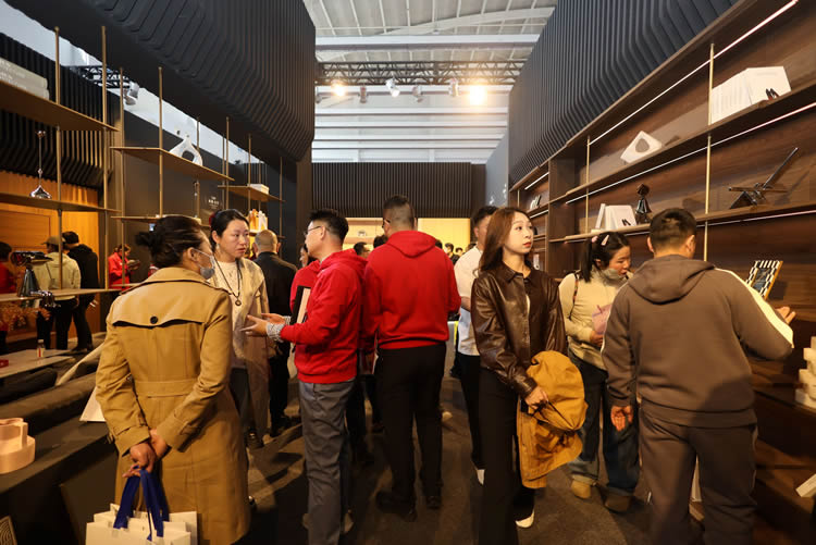 鵬鴻全屋定制亮相沈陽家博會，書寫大家居時代新篇章